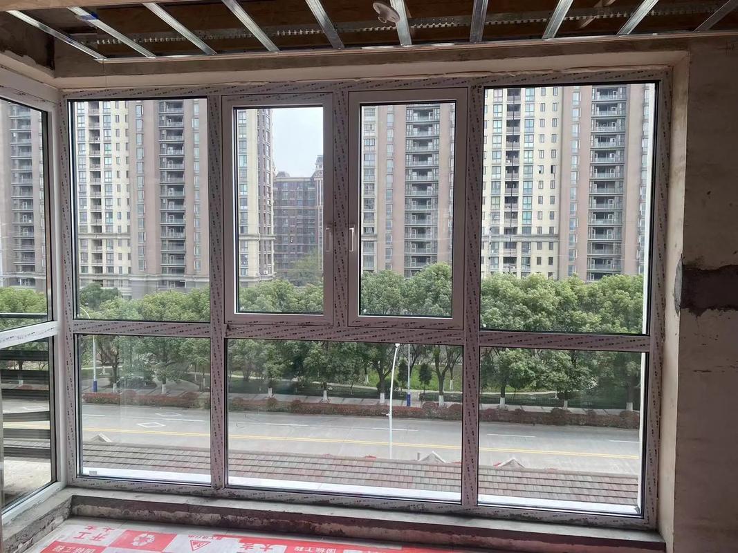 施工現場實拍 門窗人的日常——瀏河斷橋護欄安裝紀實